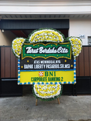 Papan Bunga Duka di Dokome